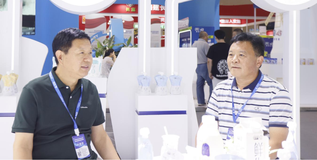 啟航新征程 點亮新賽道丨花花牛乳業(yè)集團參加第十四屆中國奶業(yè)大會暨D20峰會，榮獲“中國乳制品生產企業(yè)現(xiàn)代化等級5A級”評定殊榮