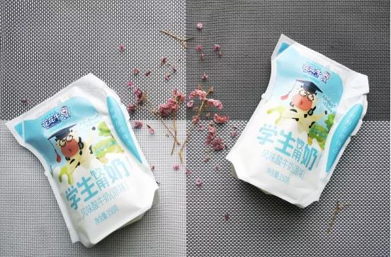 花花牛首款愛克林低溫學生飲用酸牛奶上市啦?。?！