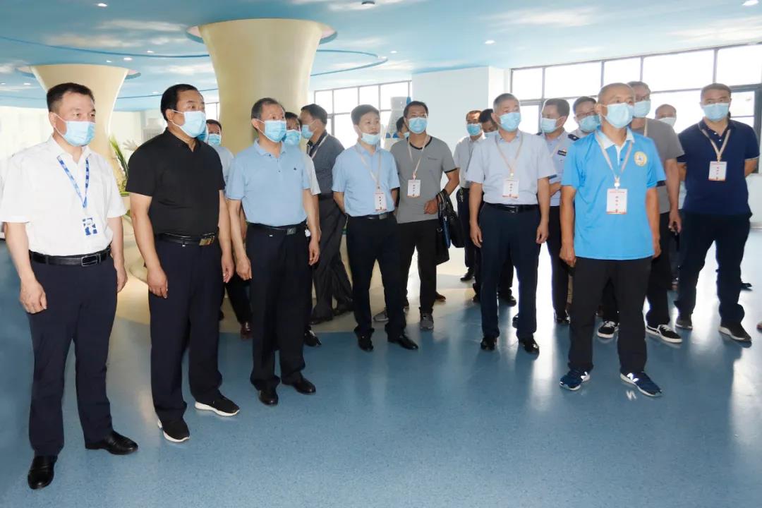 鄭州市安全生產(chǎn)雙重預(yù)防體系建設(shè)現(xiàn)場(chǎng)觀摩會(huì)在花花牛乳業(yè)集團(tuán)鄭州分公司召開