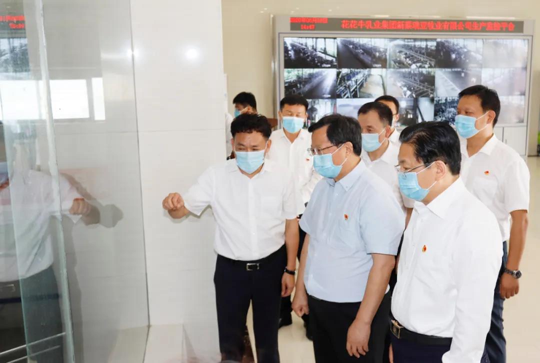 快訊 | 河南省委常委、省紀(jì)委書記、省監(jiān)委主任任正曉蒞臨花花牛乳業(yè)集團(tuán)新蔡瑞亞牧場(chǎng)調(diào)研