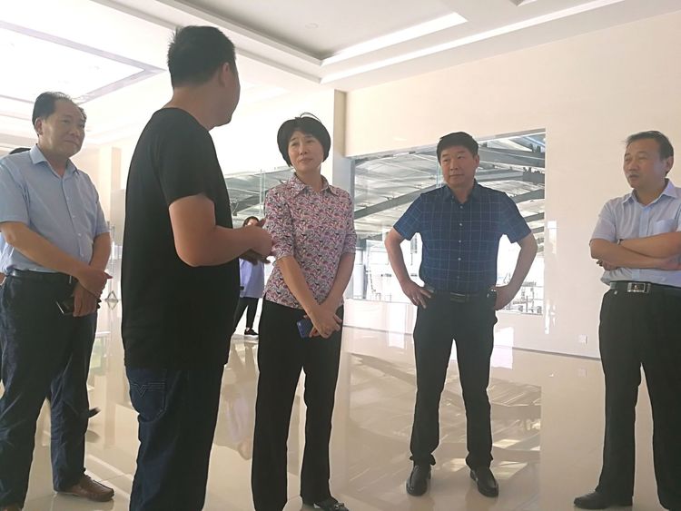駐馬店市委常委、統(tǒng)戰(zhàn)部長(zhǎng)姚新文 蒞臨花花牛乳業(yè)集團(tuán)總部調(diào)研