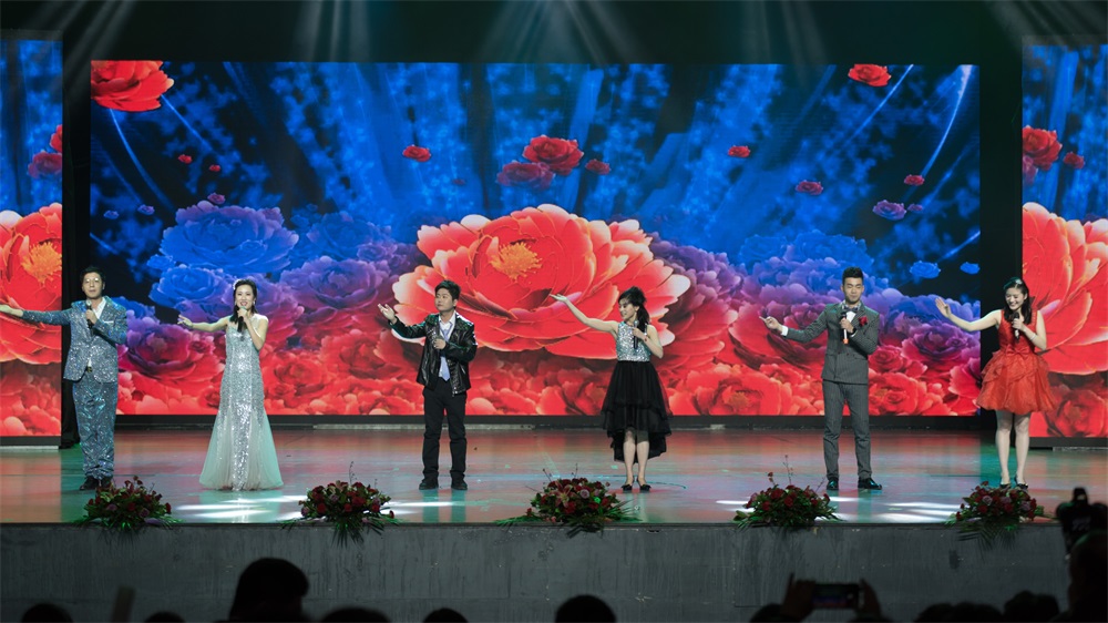 “不忘初心、聚力前行” 花花牛集團2018迎新春聯(lián)歡會隆重舉行