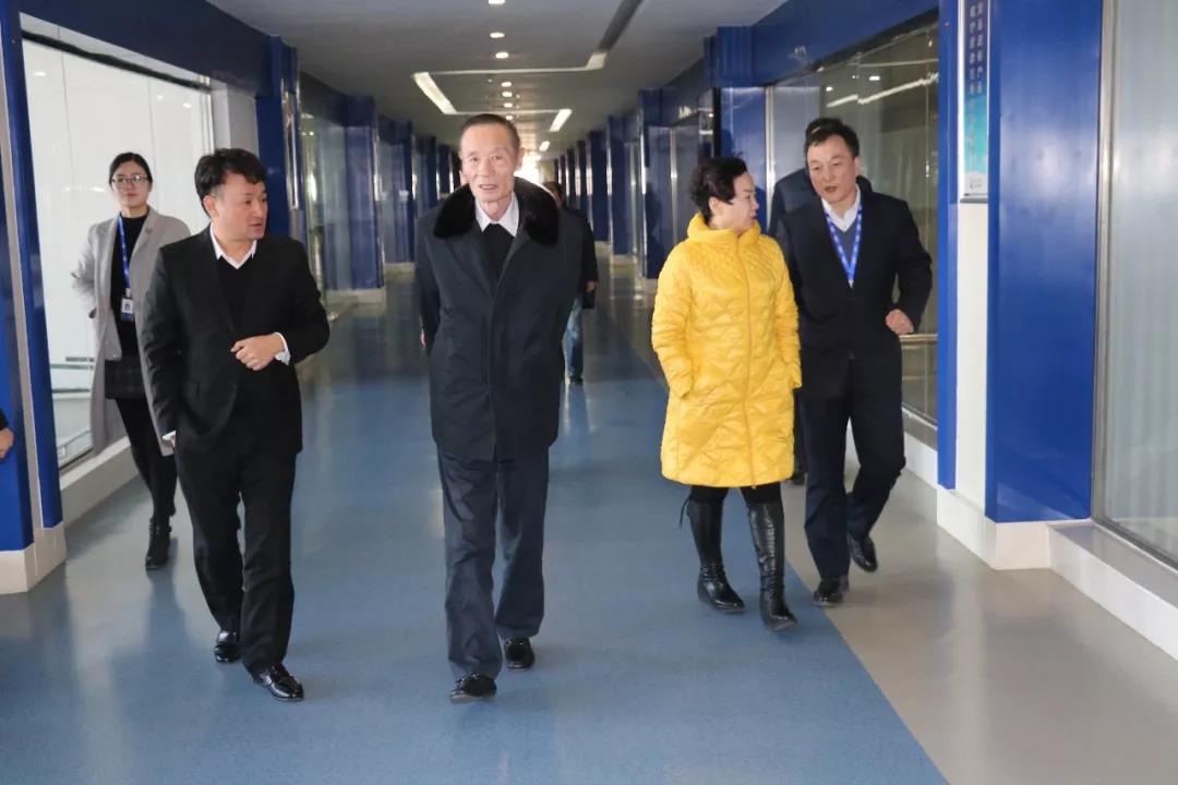 中國奶業(yè)協(xié)會高鴻賓會長蒞臨花花牛指導(dǎo)工作